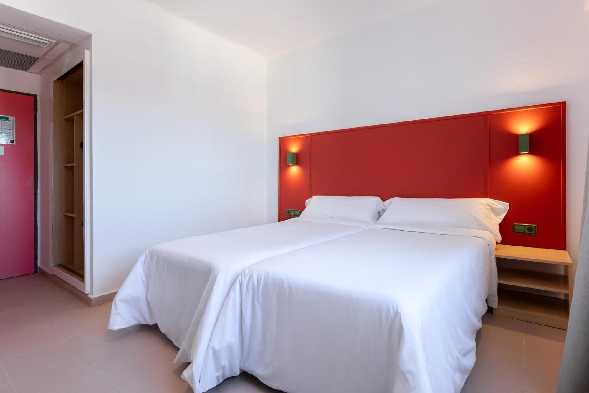 The Red Hotel - Adults Only San Antonio  Exterior photo
