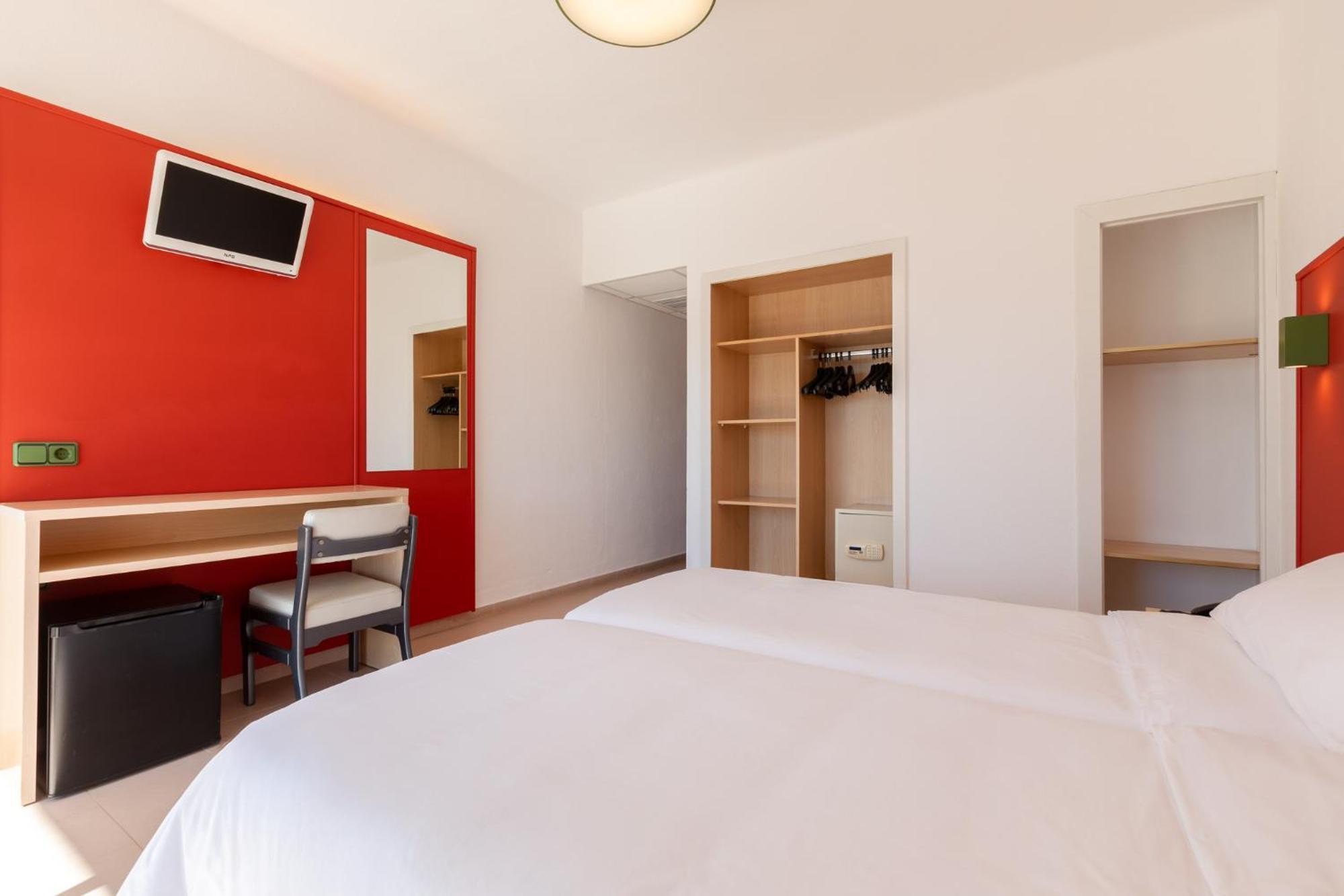 The Red Hotel - Adults Only San Antonio  Exterior photo